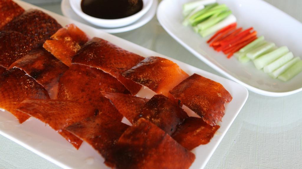 诱人香肥流油北京烤鸭