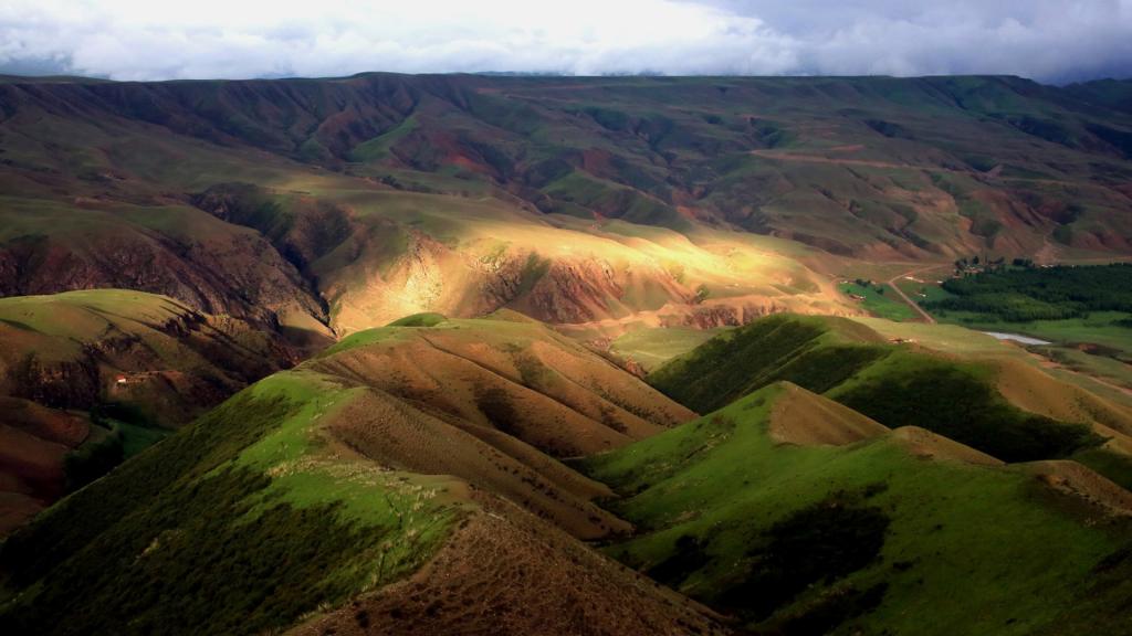 新疆喀拉峻草原