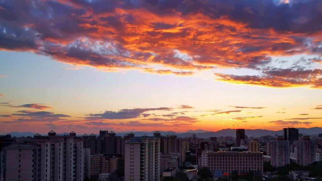 城市黄昏时分的美景