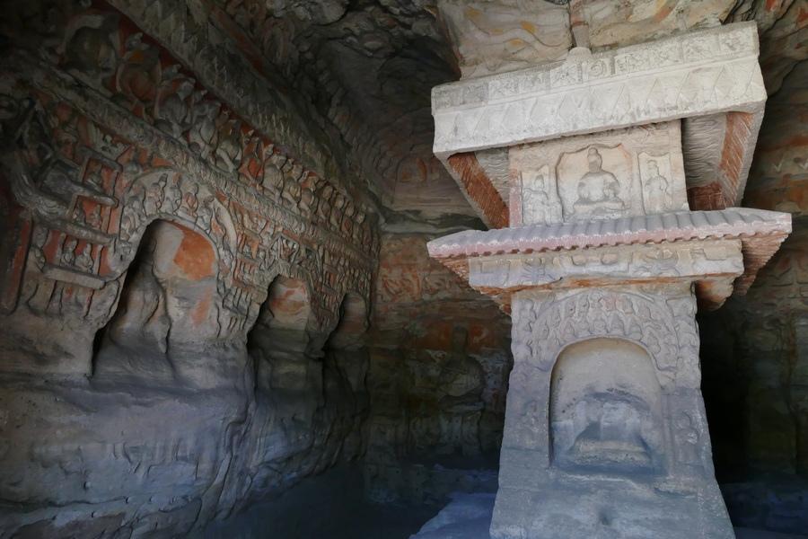 山西大同云冈石窟风光