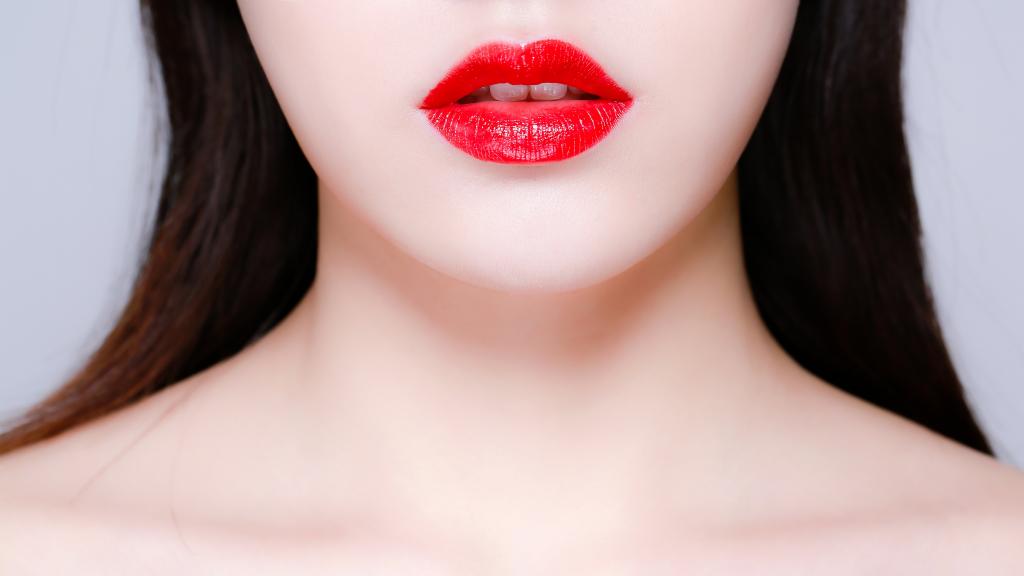 女人嘴唇红唇