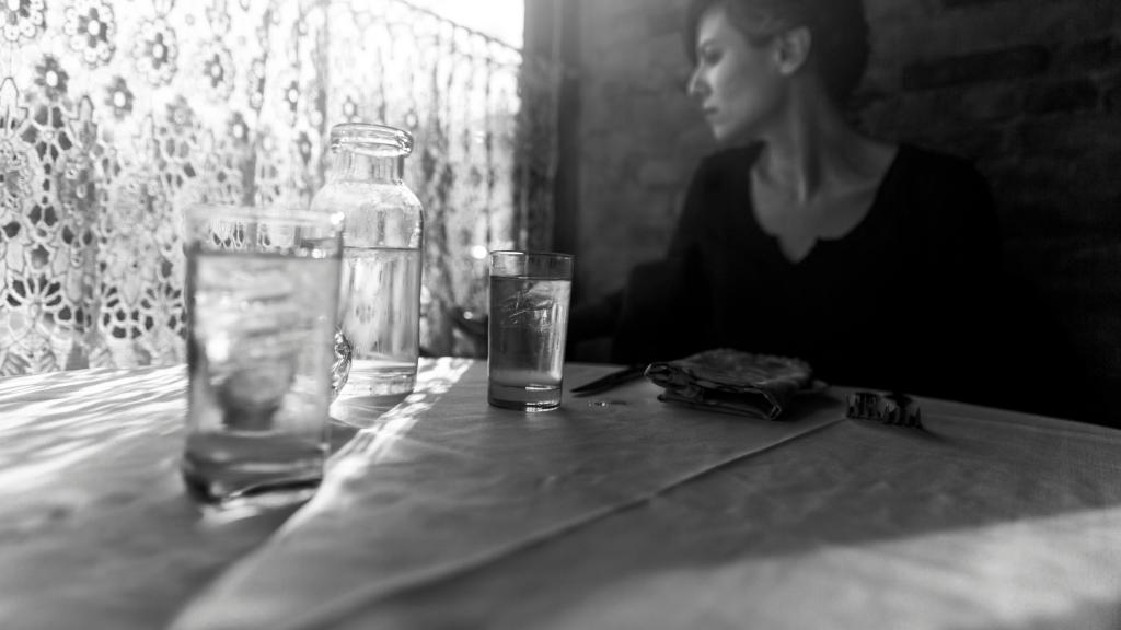 一个人喝酒是孤独