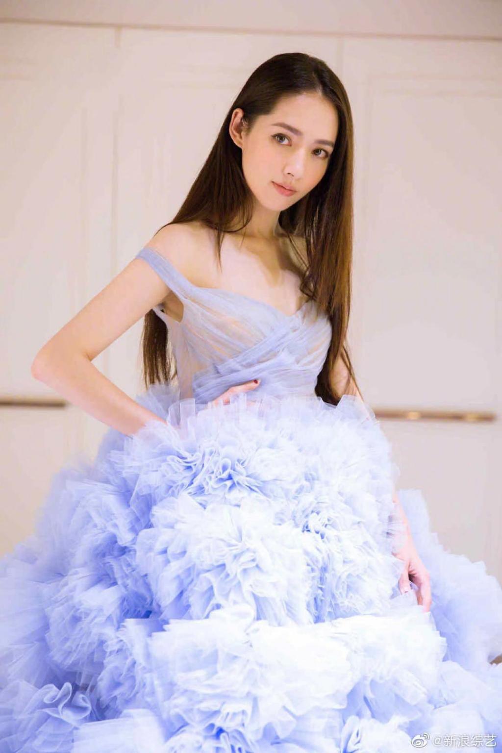 《女儿们的恋爱》郭碧婷气质婚纱照