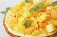 香甜可口的芒果蛋糕图片