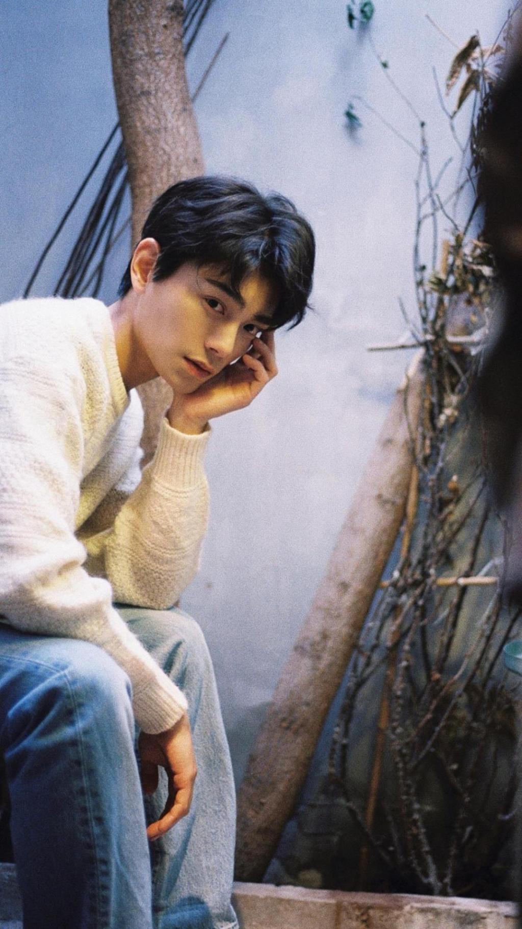 清新暖男丁禹兮时尚休闲写真