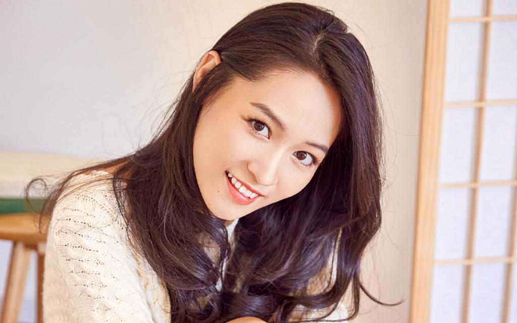 长发美女成熟妩媚写真