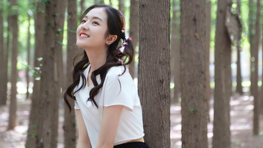 李兰迪户外俏皮可爱写真