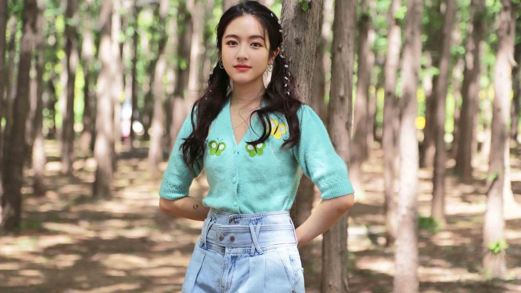 李兰迪户外俏皮可爱写真