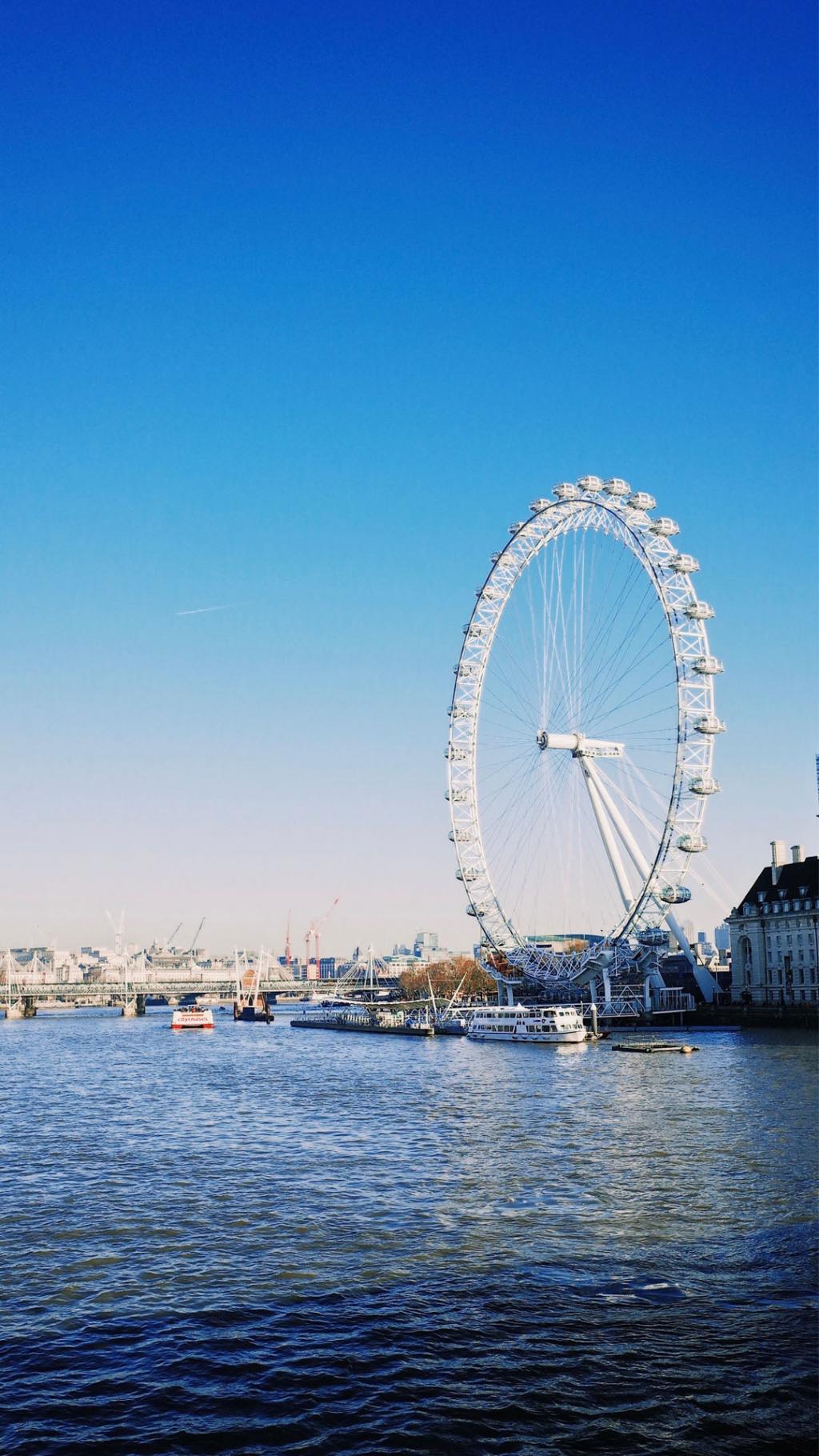 泰晤士河畔风景