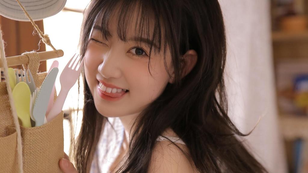 背心吊带模特性感迷人写真