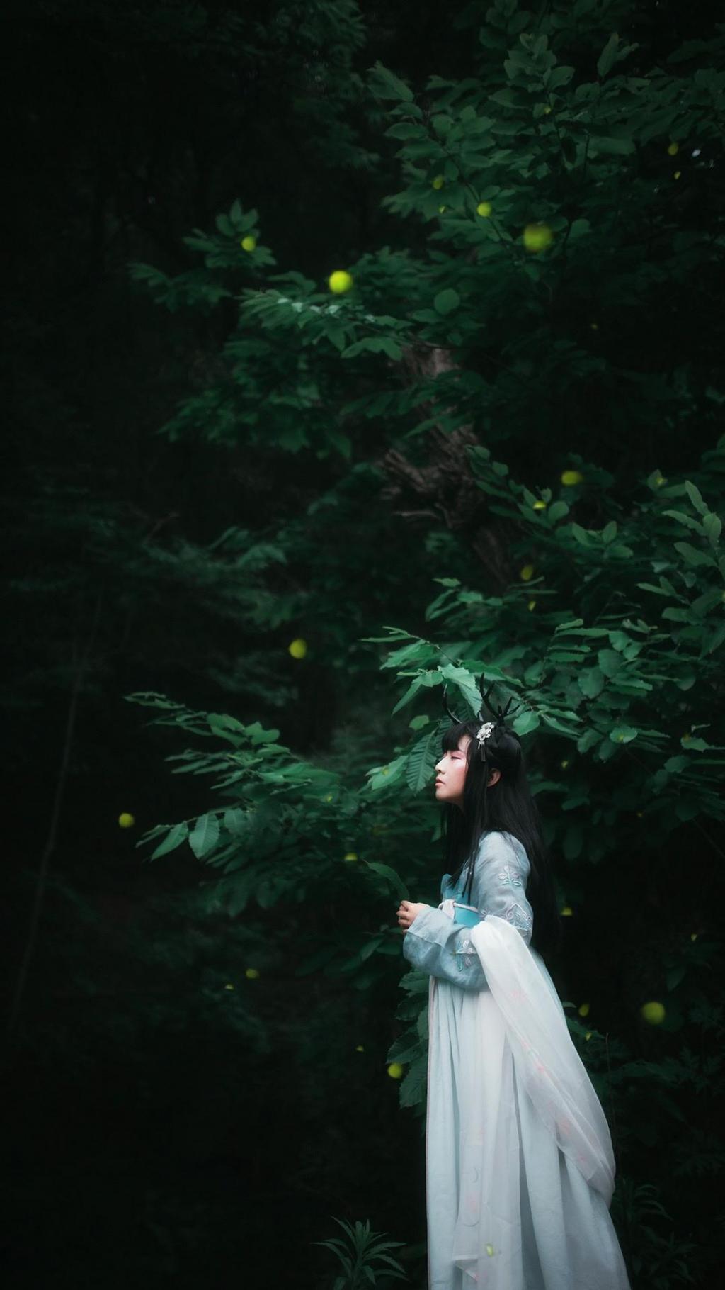 古风少女甜美可爱户外写真