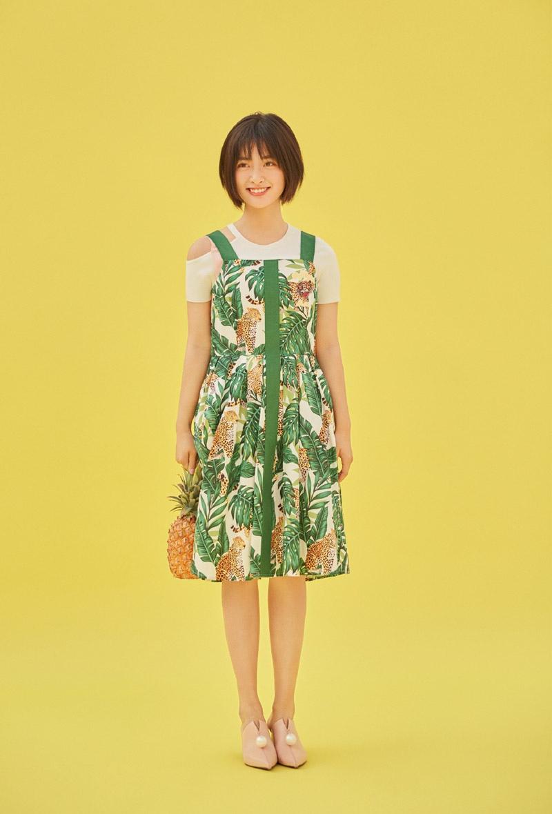 沈月俏皮可爱时尚写真