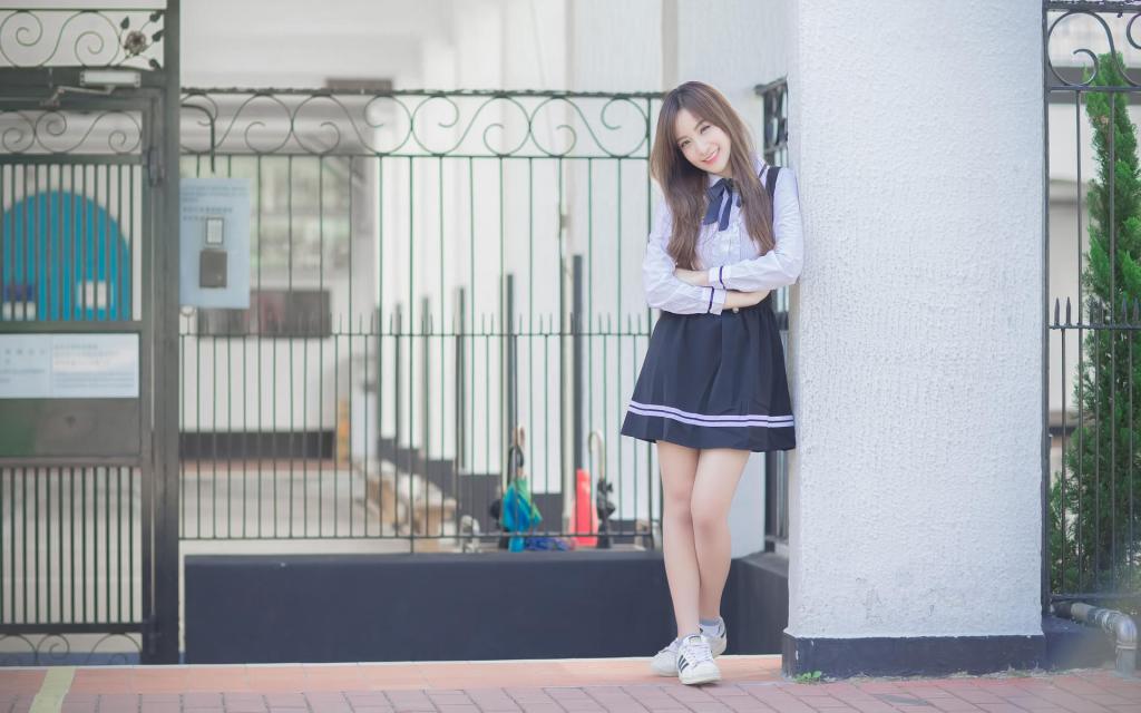 楚楚动人少女