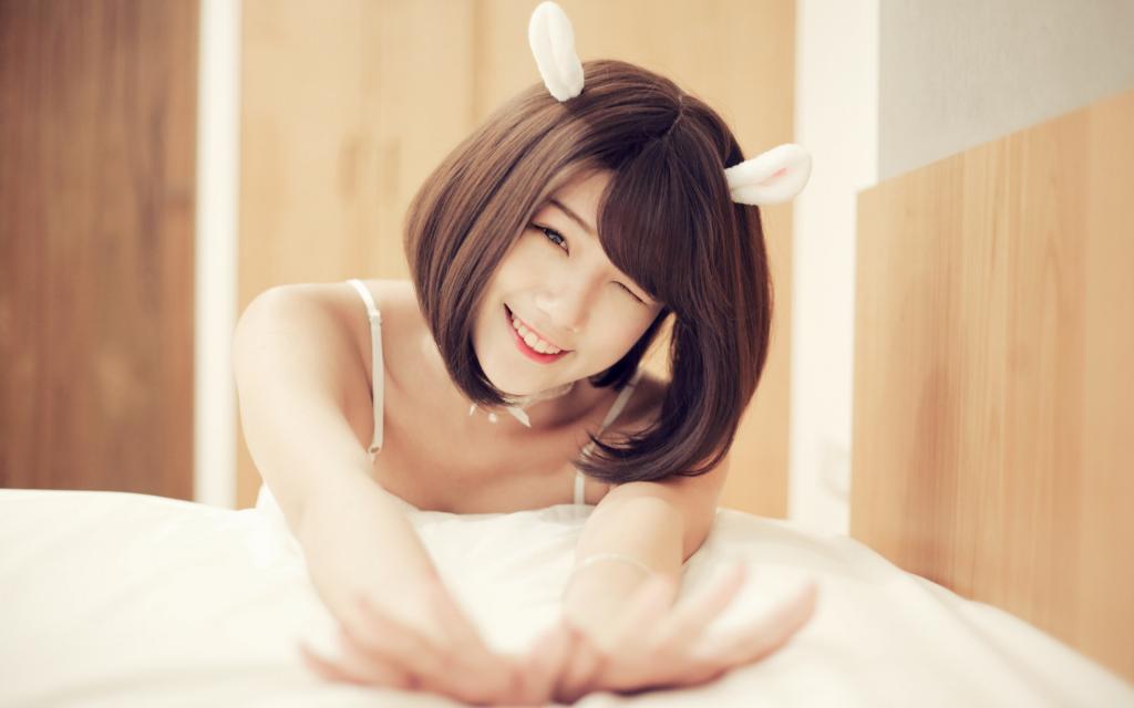 清纯养眼的气质美女