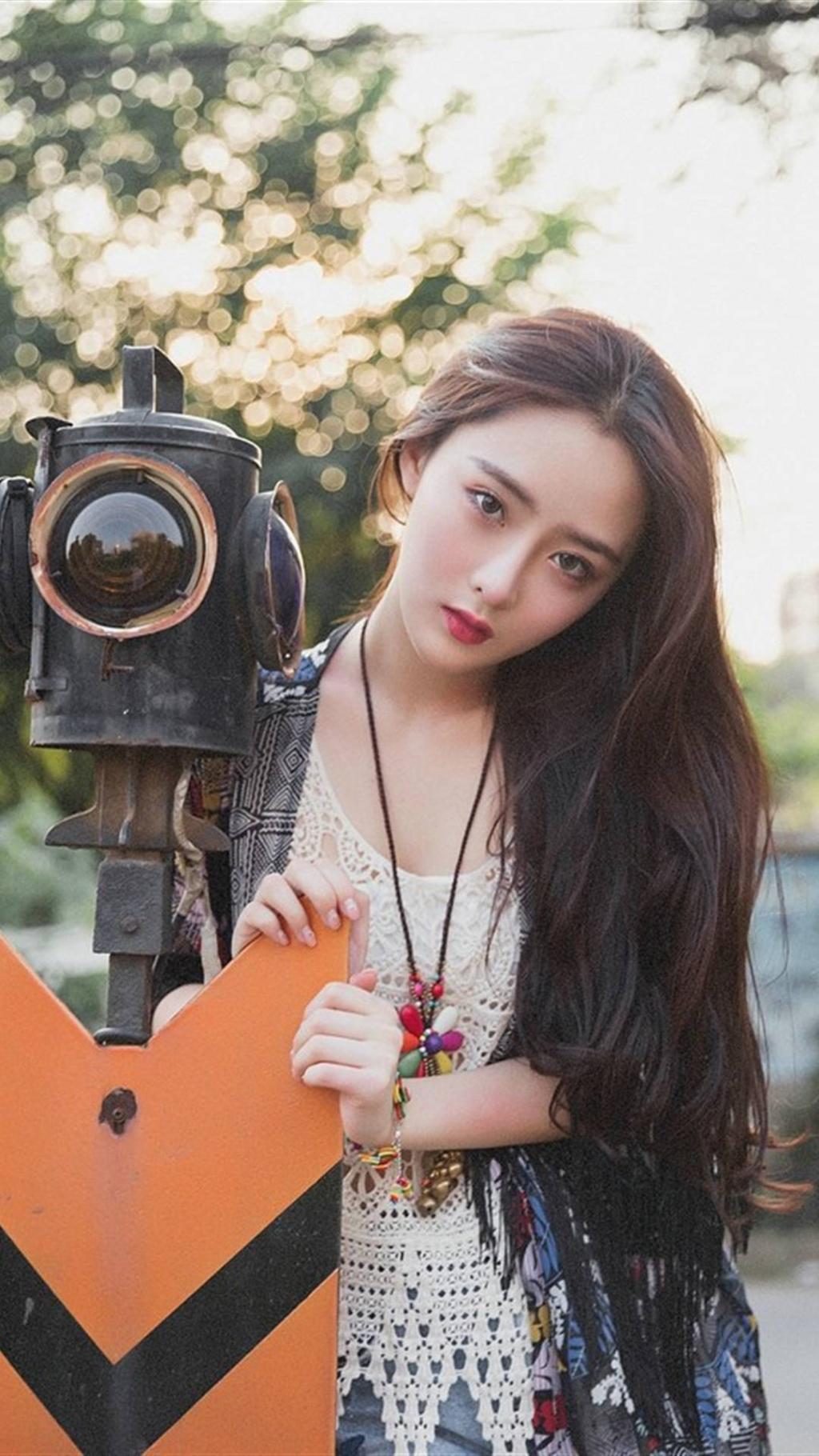 文艺气质美女户外写真