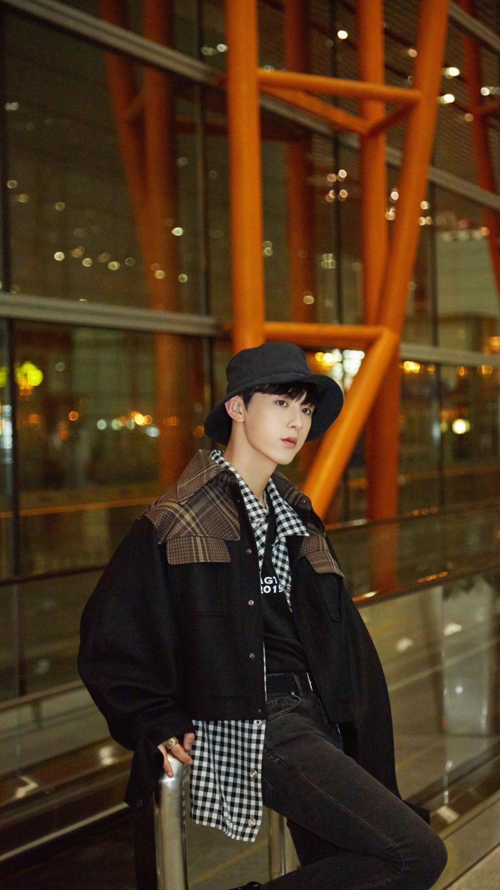 郭俊辰帅气写真