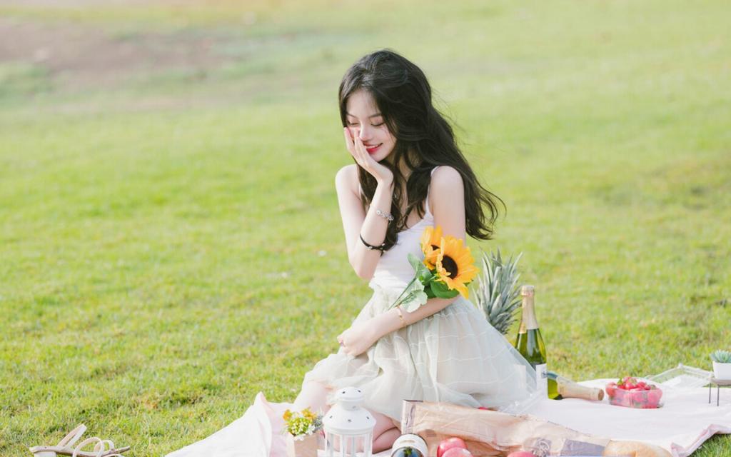 性感御姐惹火撩人户外写真