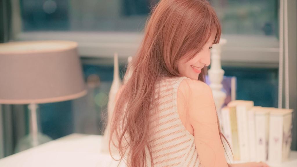 白皙养眼美女私房写真