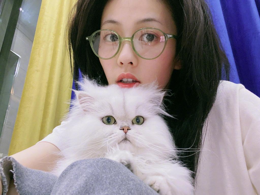 白鹿少女风甜美可爱自拍