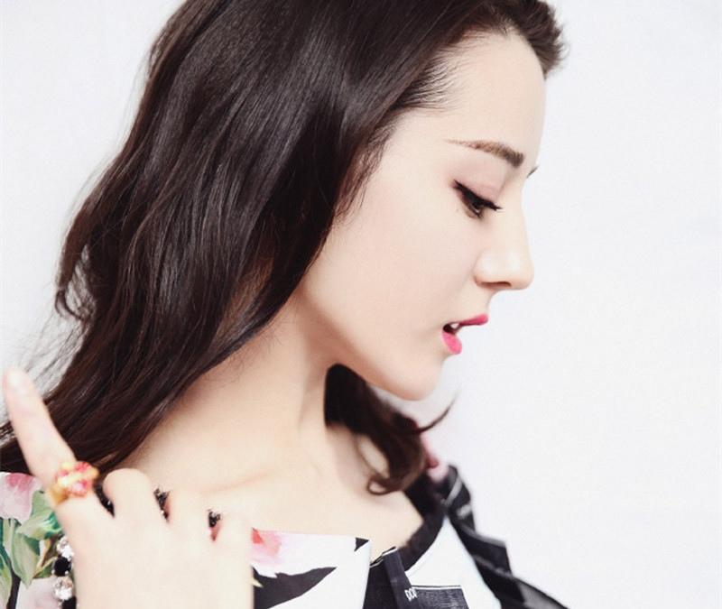 当红小花迪丽热巴