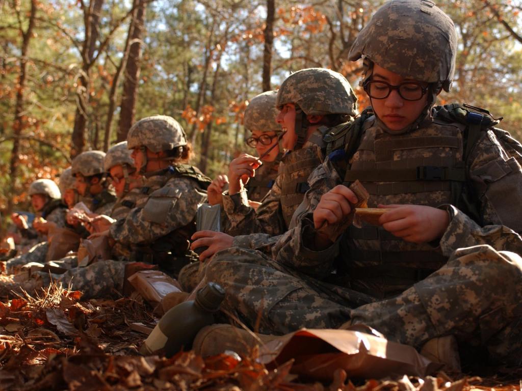 伺机而动的战区士兵