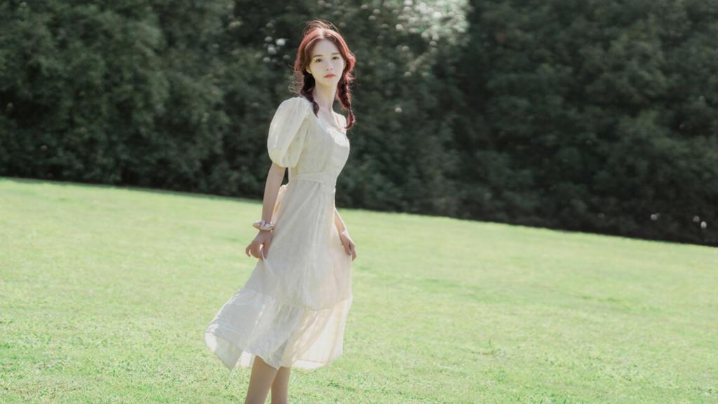 小清新文艺美女户外甜美可爱写真