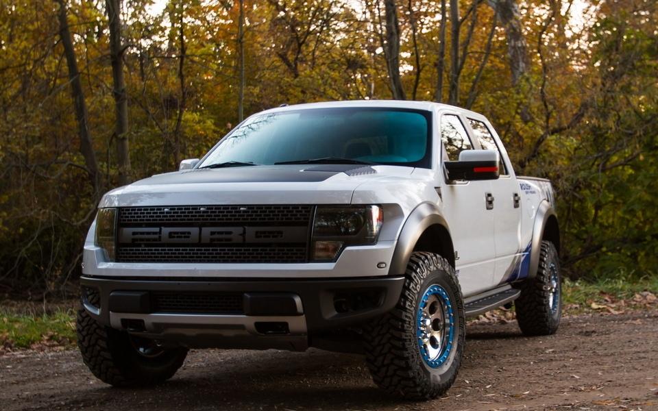 高大威猛的福特猛禽