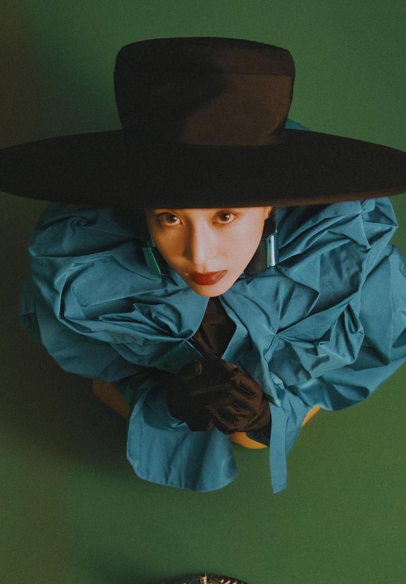 时尚复古的张钧甯