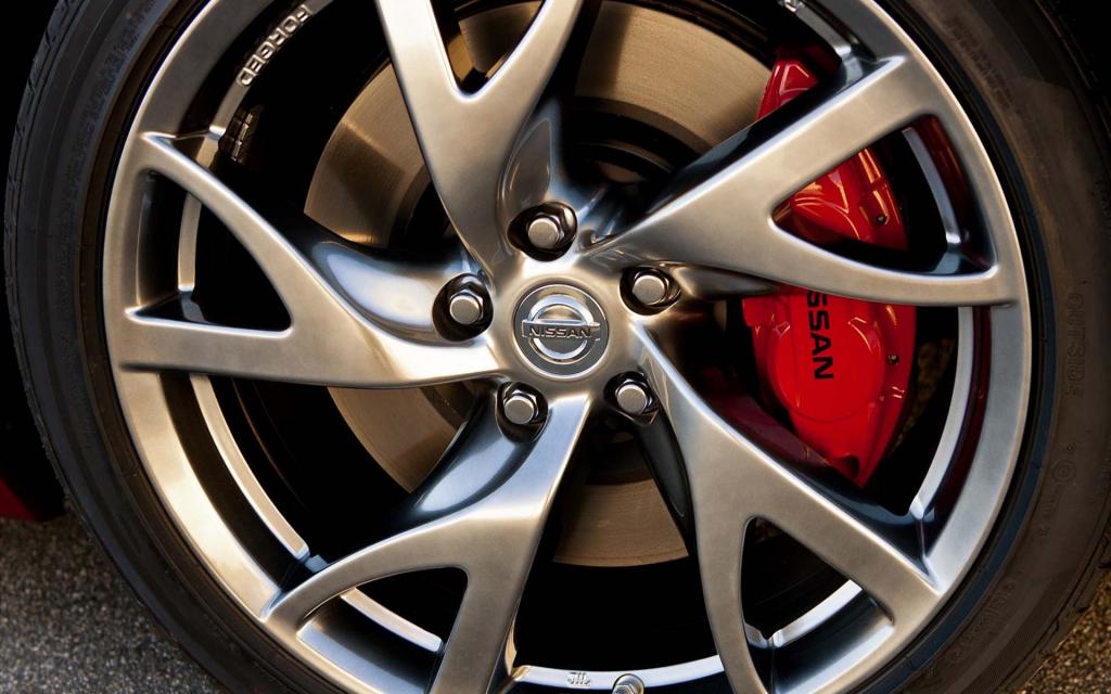 帅气日产370z跑车