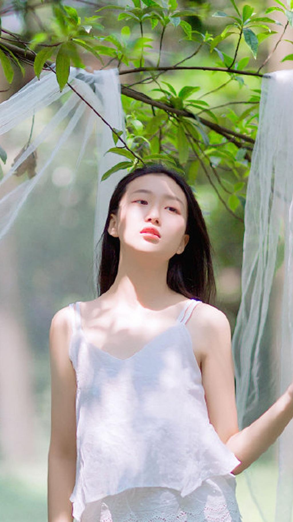 长发美女清新户外写真