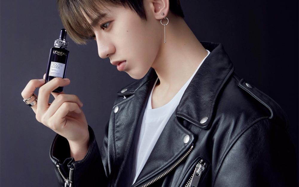 舞台上的深情王者蔡徐坤