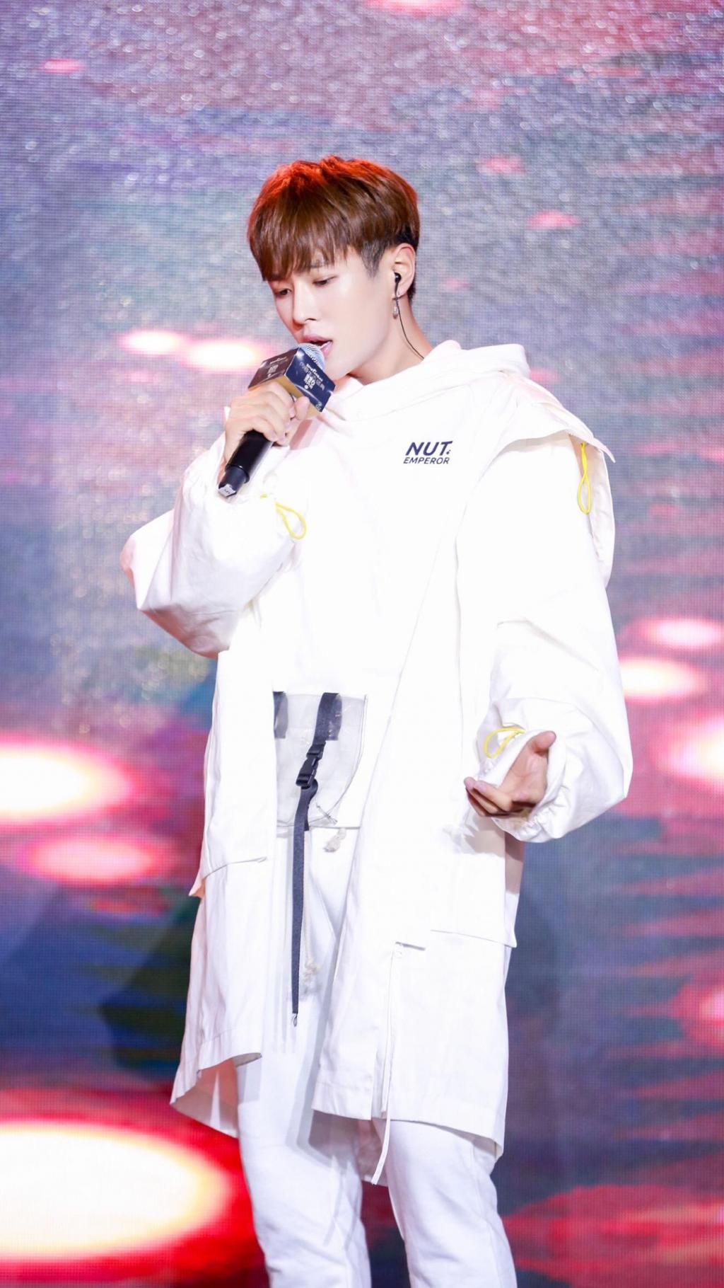 UNINE成员李汶翰