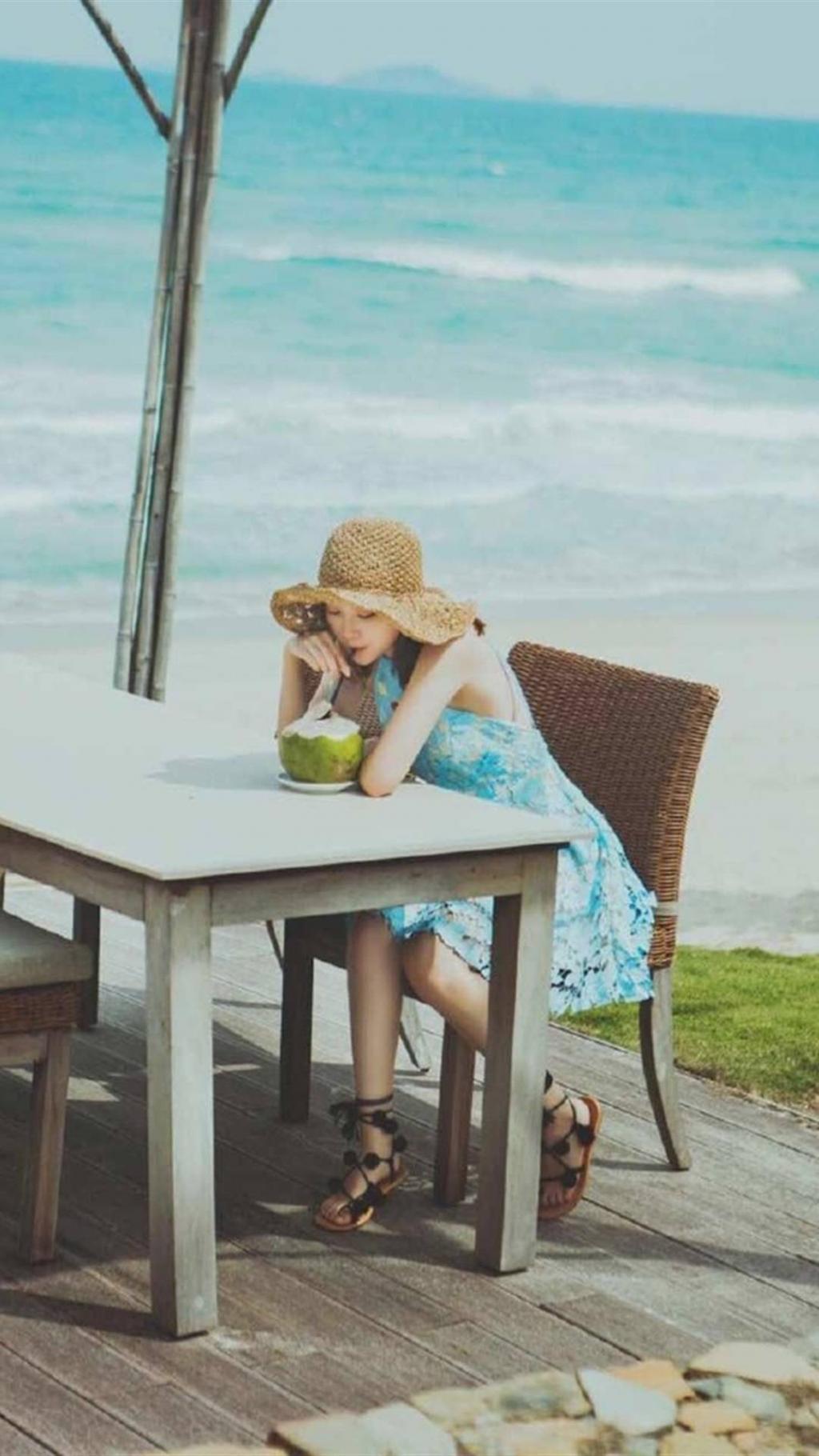 夏日海边清爽风美女