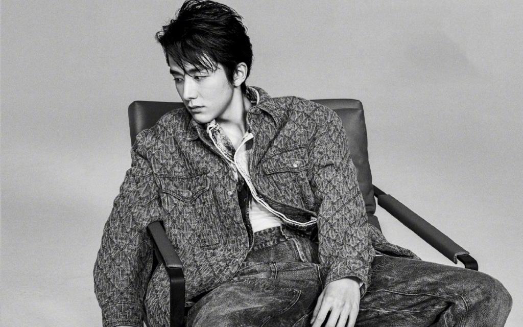 张新成帅气时尚黑白风格写真