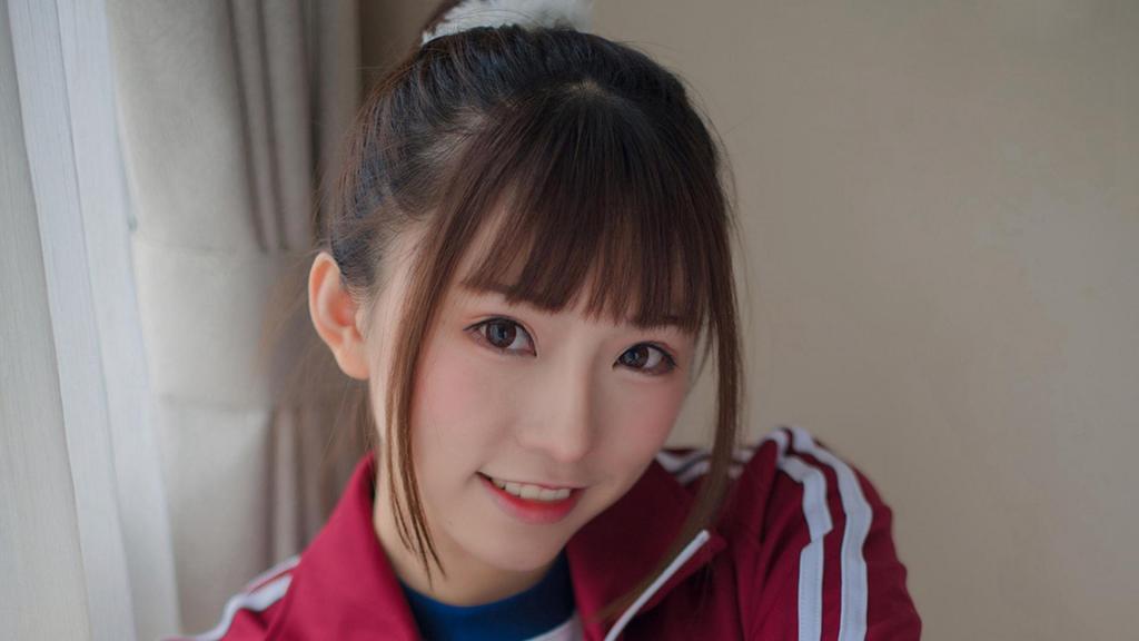 甜美可爱氧气少女体操服诱人写真