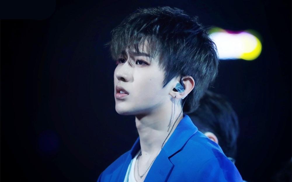 迷人偶像蔡徐坤