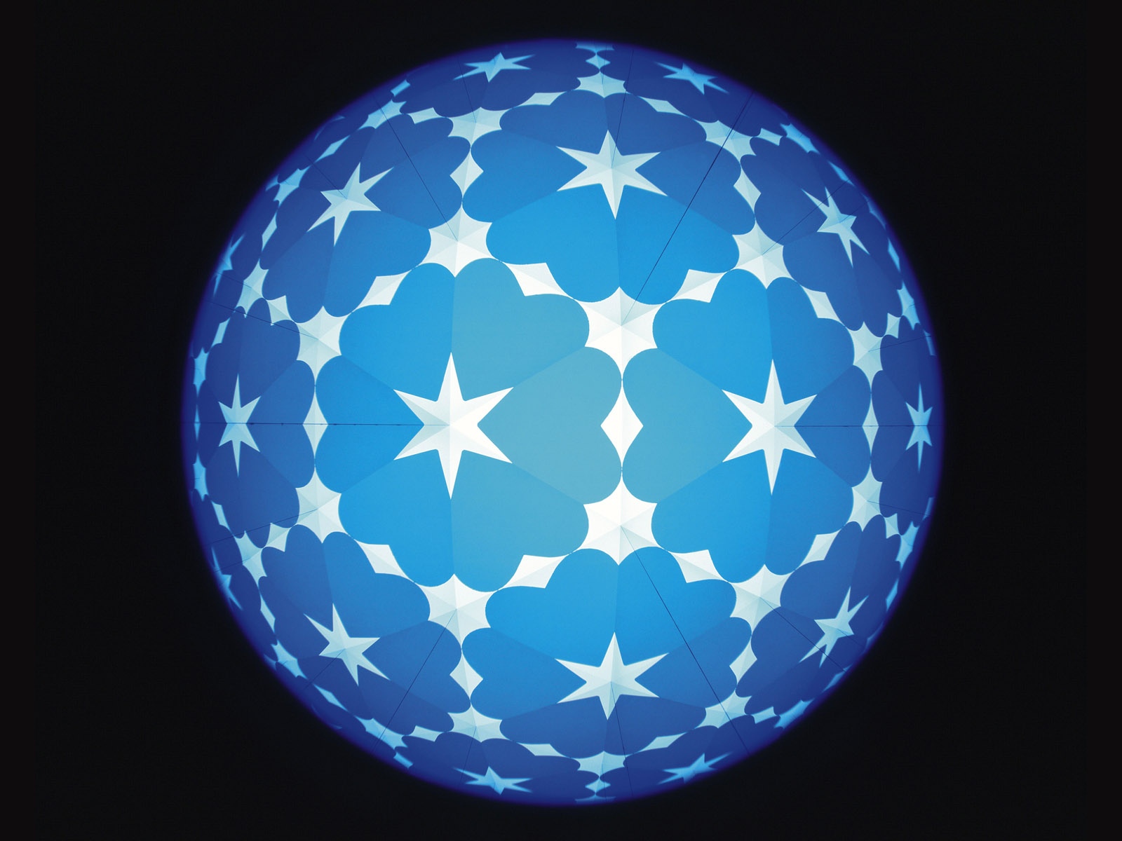 > || 更新时间:2018-11-24 颜色分 黑色 关键词:  万花筒 炫彩