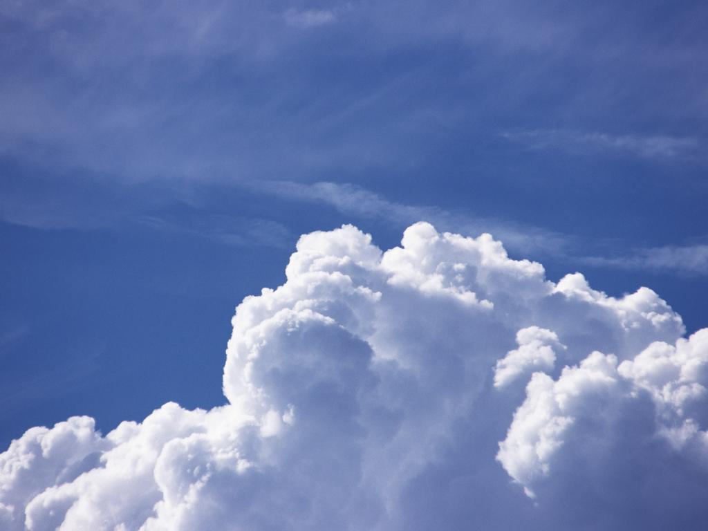 白云恋上了蓝天