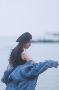 杨幂户外时尚休闲写真-5