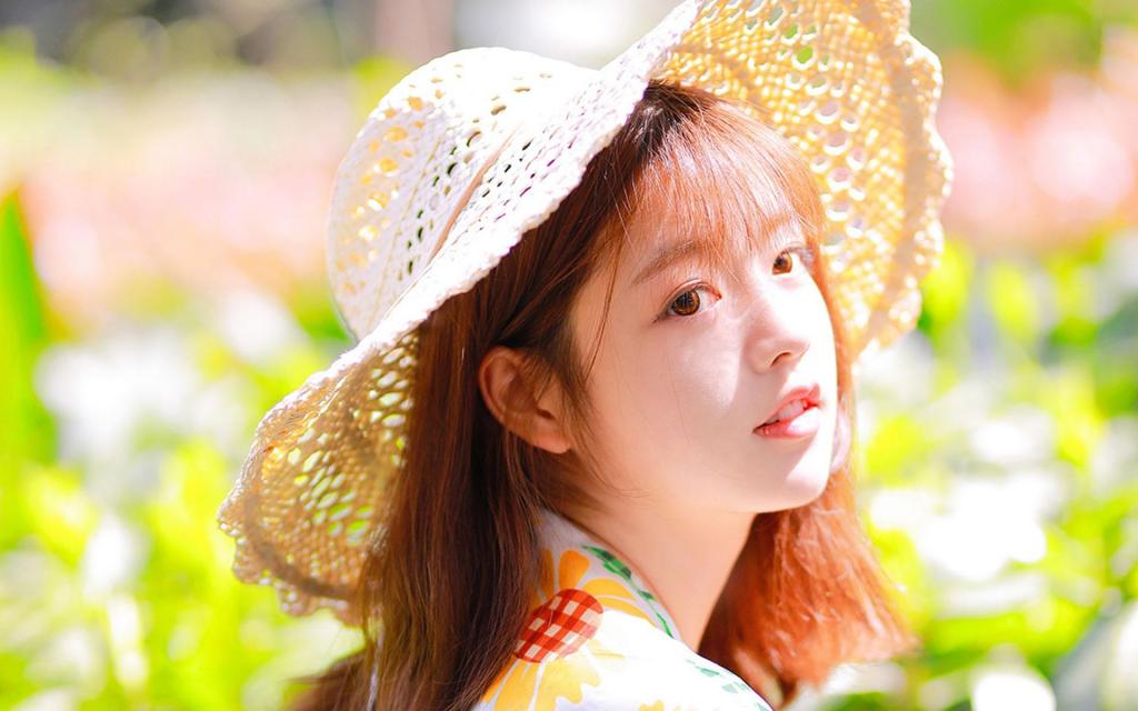 天真无邪治愈系清纯美女户外写真