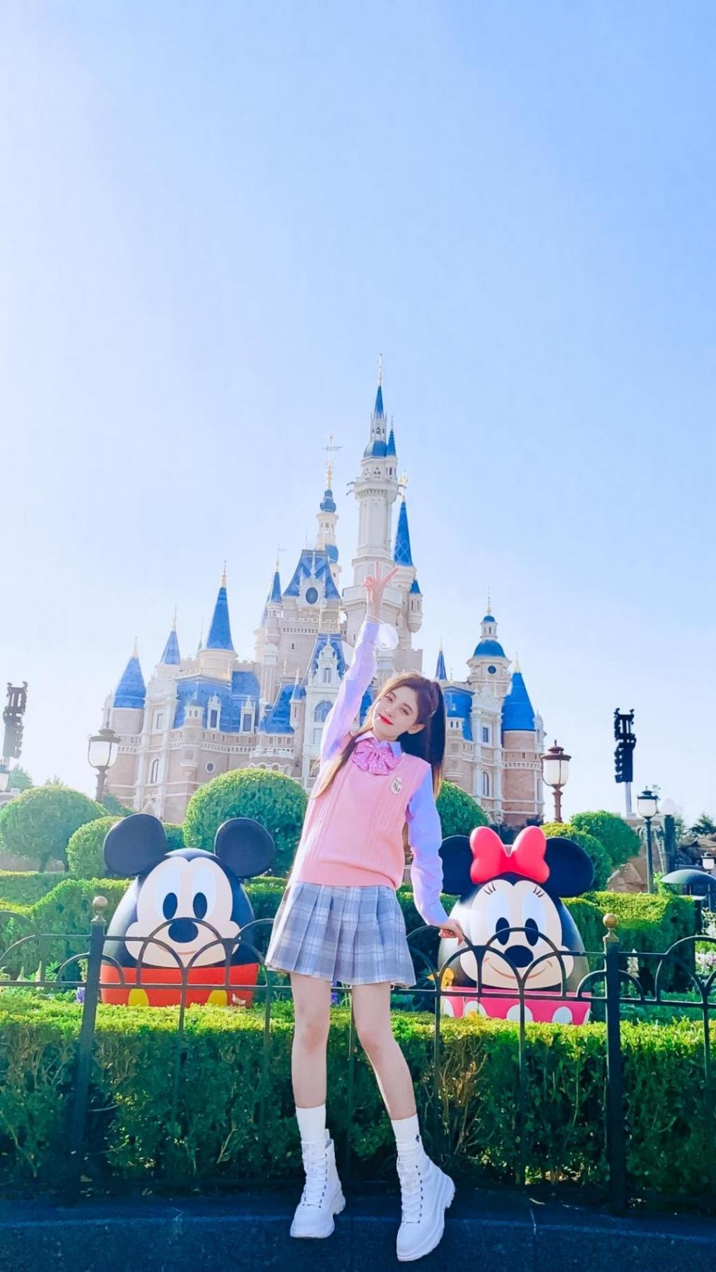 小清新鞠婧祎甜美元气青春白嫩迷人写真