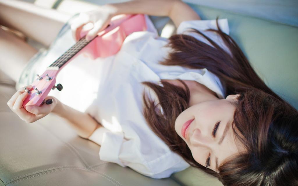 楚楚动人的美女私房写真