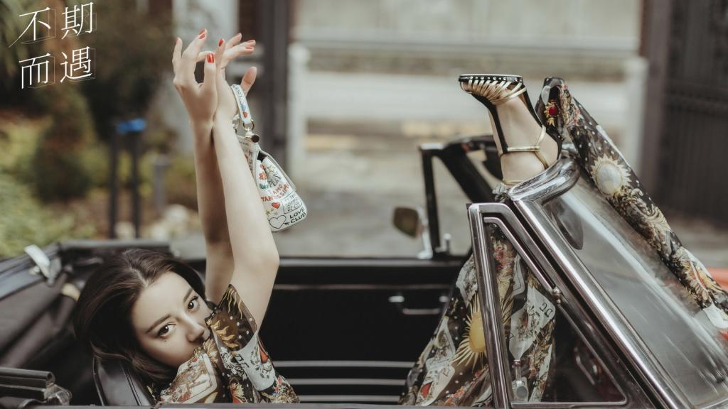 迪丽热巴《不期而遇》写真