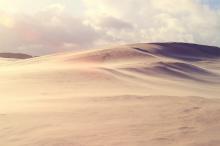 五颜六色的山川背景