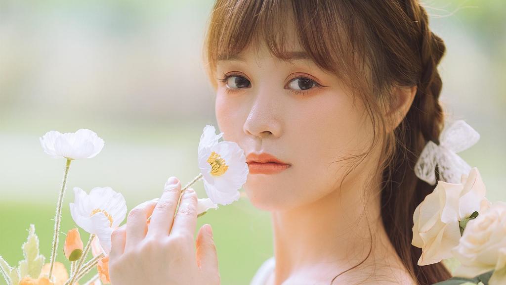 小清新甜美少女文艺户外迷人写真