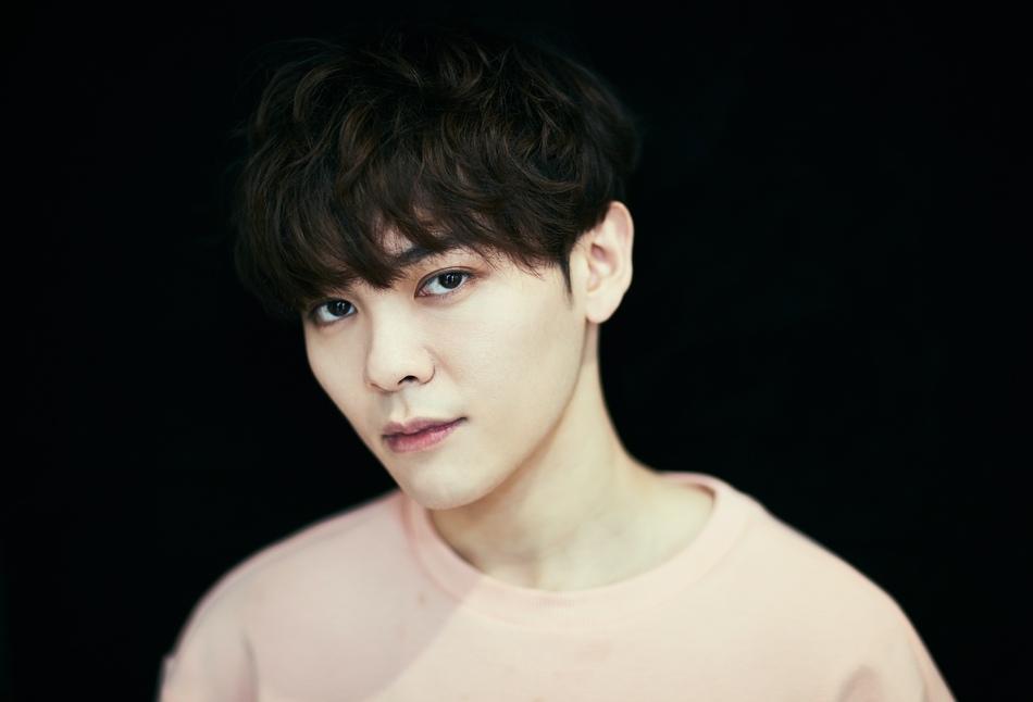 《偶像练习生》尤长婧高清帅气写真