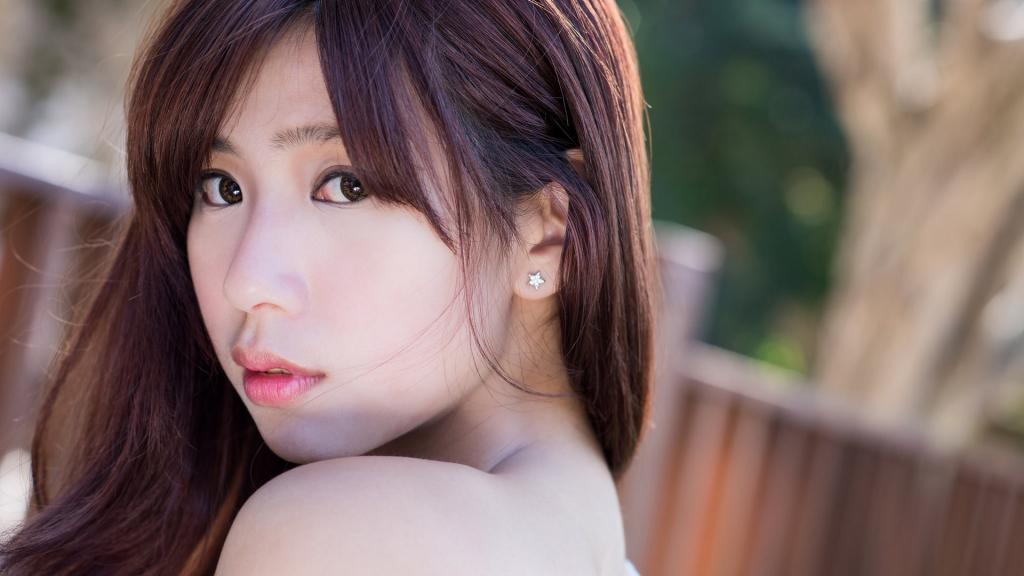 娇美俏皮撩人女神性感写真