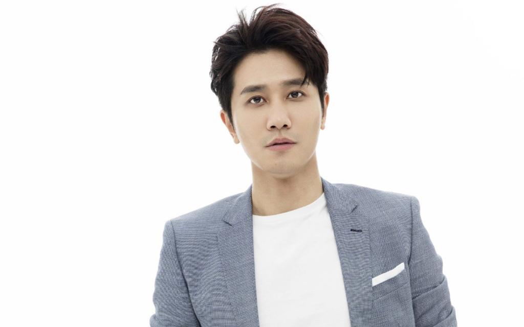 彭冠英阳光帅气写真