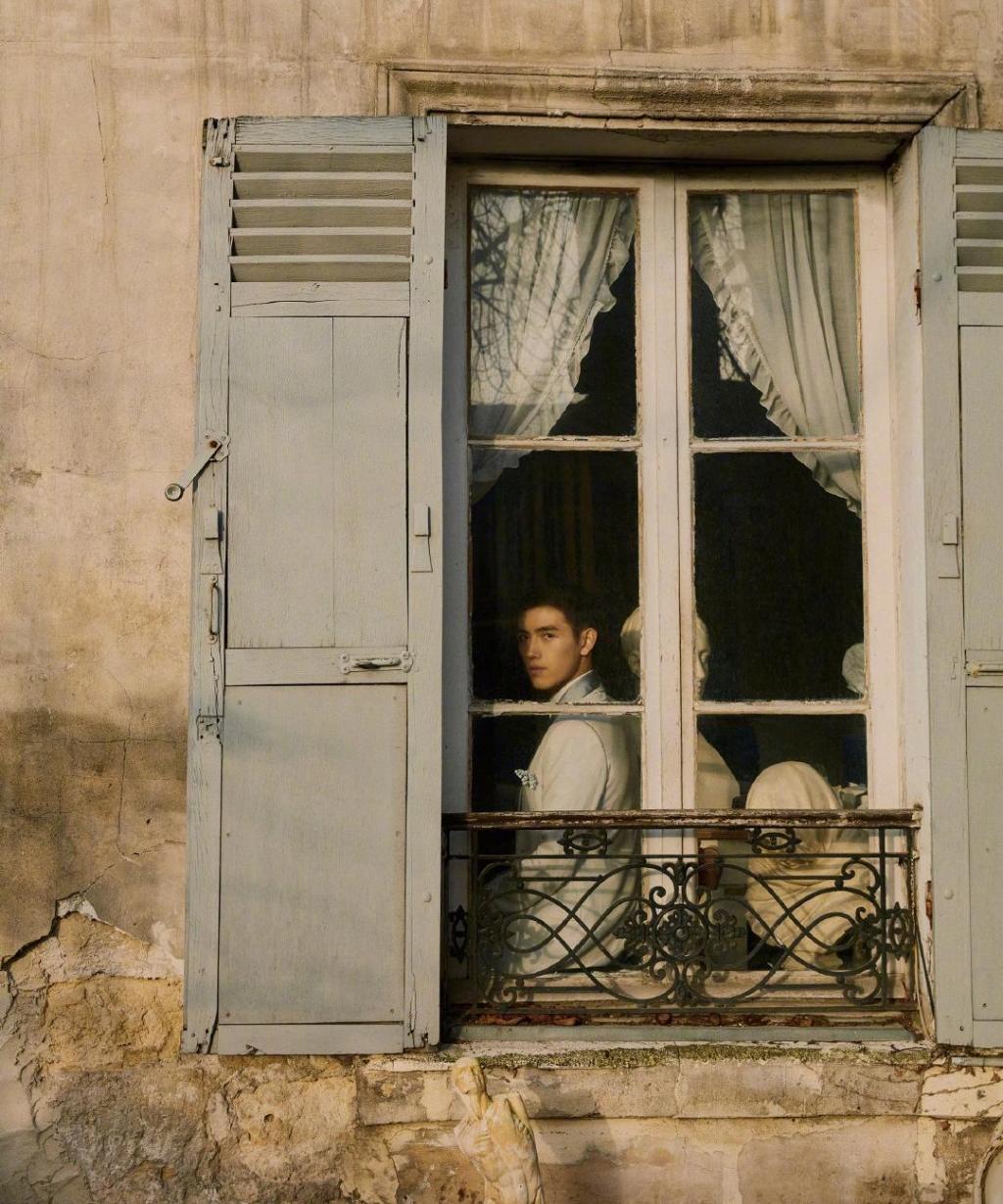 陈飞宇温柔静谧写真