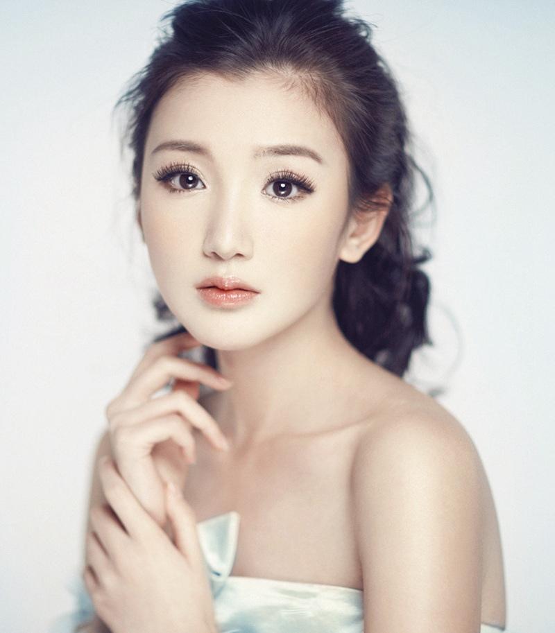 满满淑女气质的毛晓彤